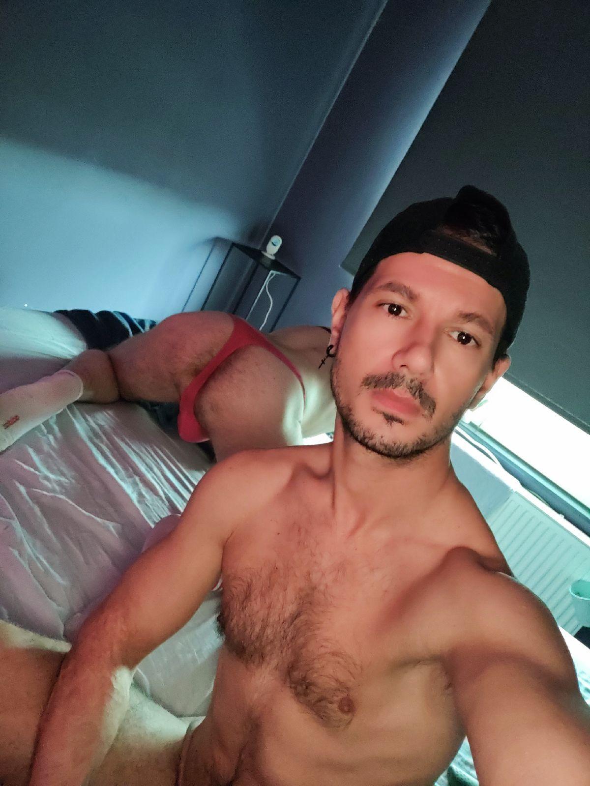 AlbThickmeat89 from Greece