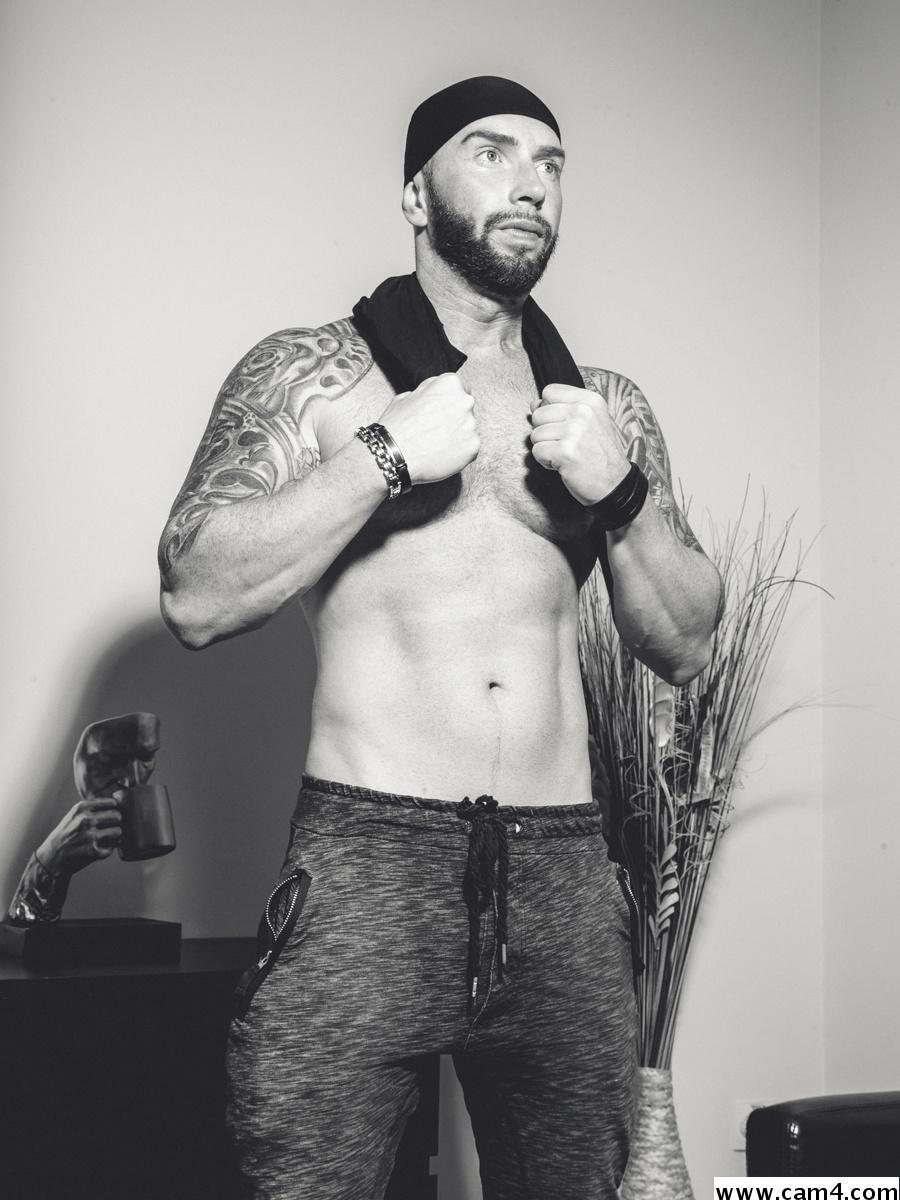 AronGrant from Poland