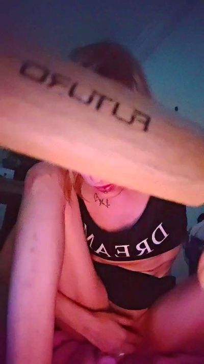 Badgirl91919 from France