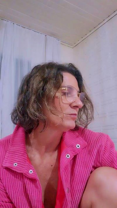 Bellaju from Brazil
