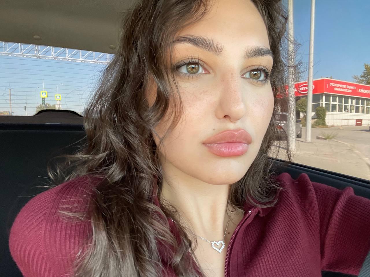 DaliaMockbee from United States