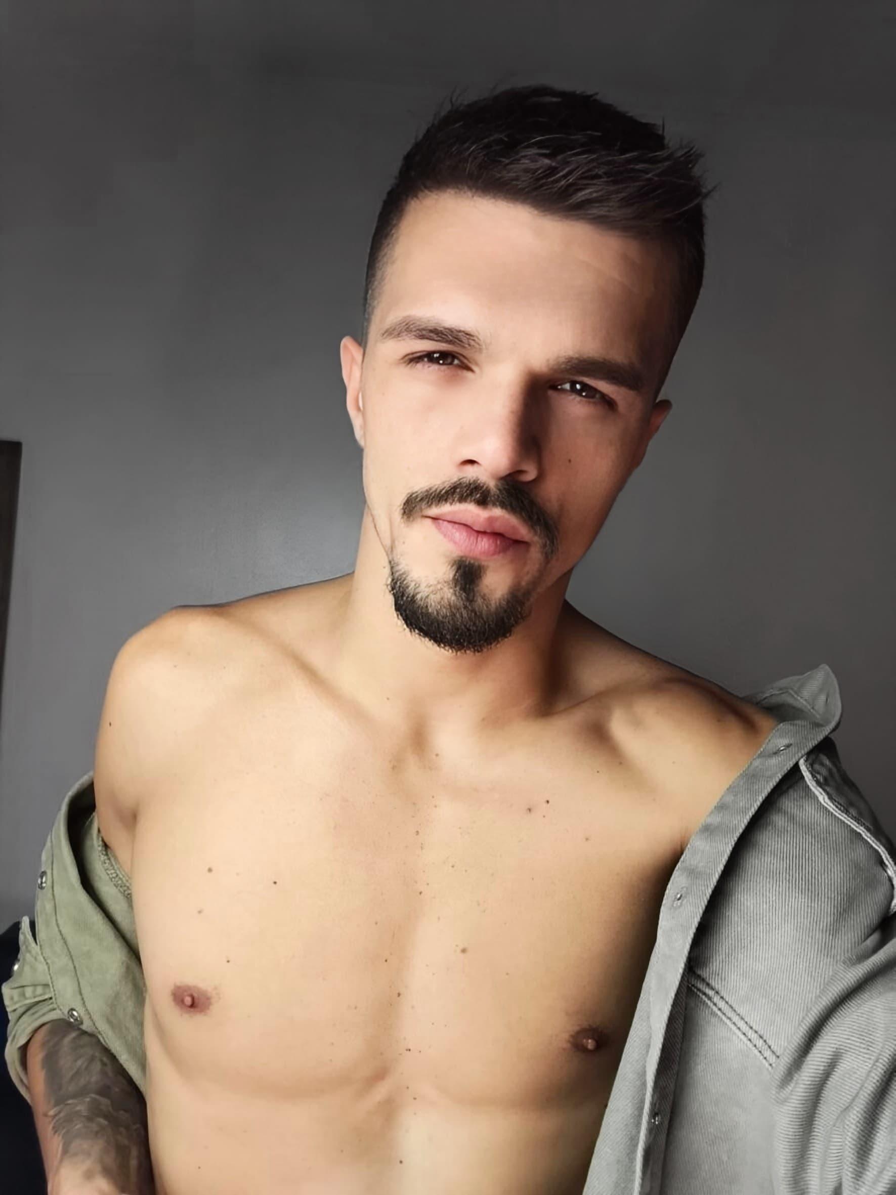 DonnyBrown from Romania