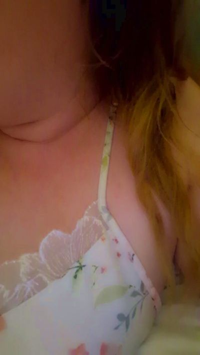 Emmaloulou3 from United Kingdom