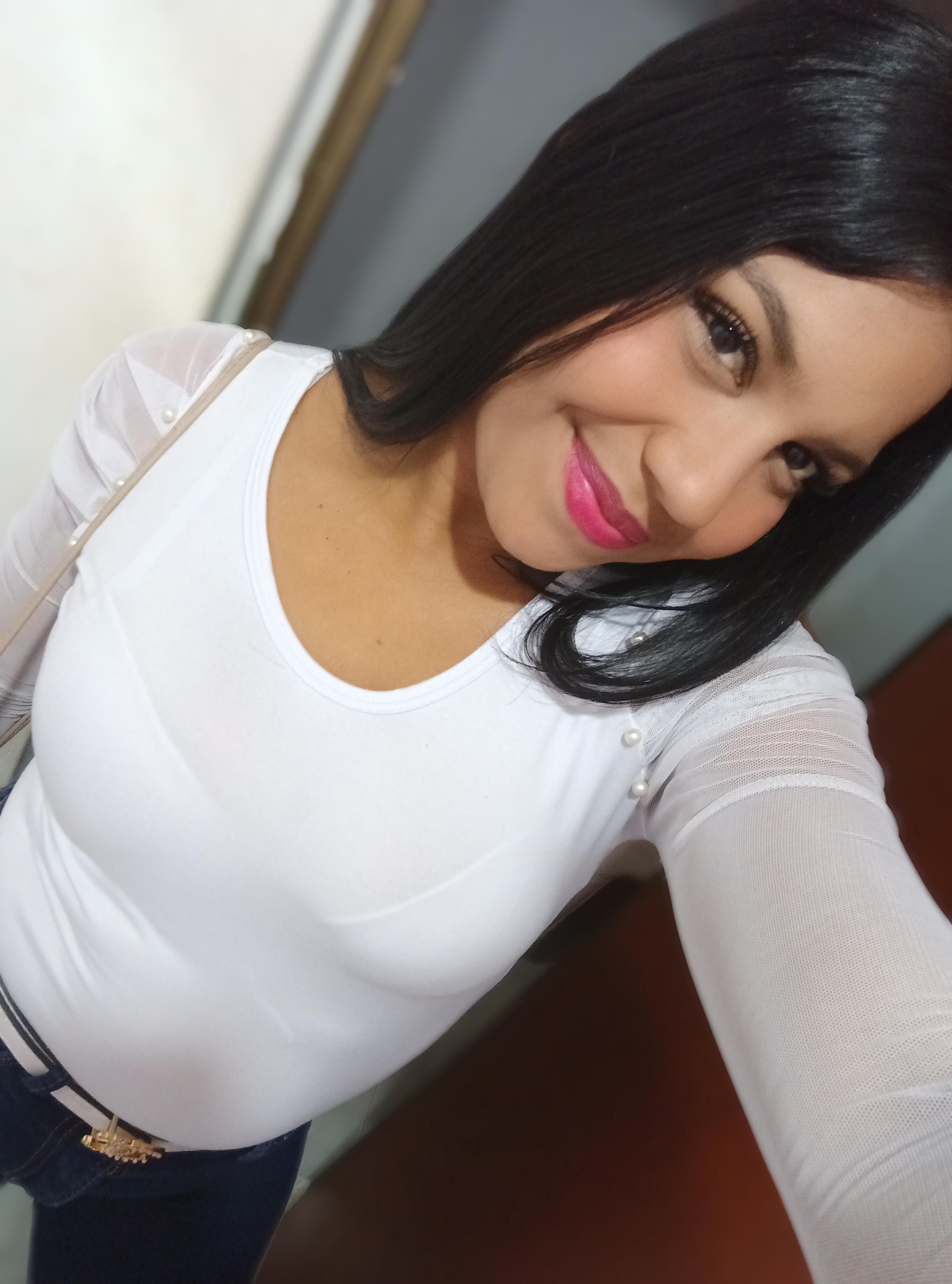 Girl_hotpee from Colombia