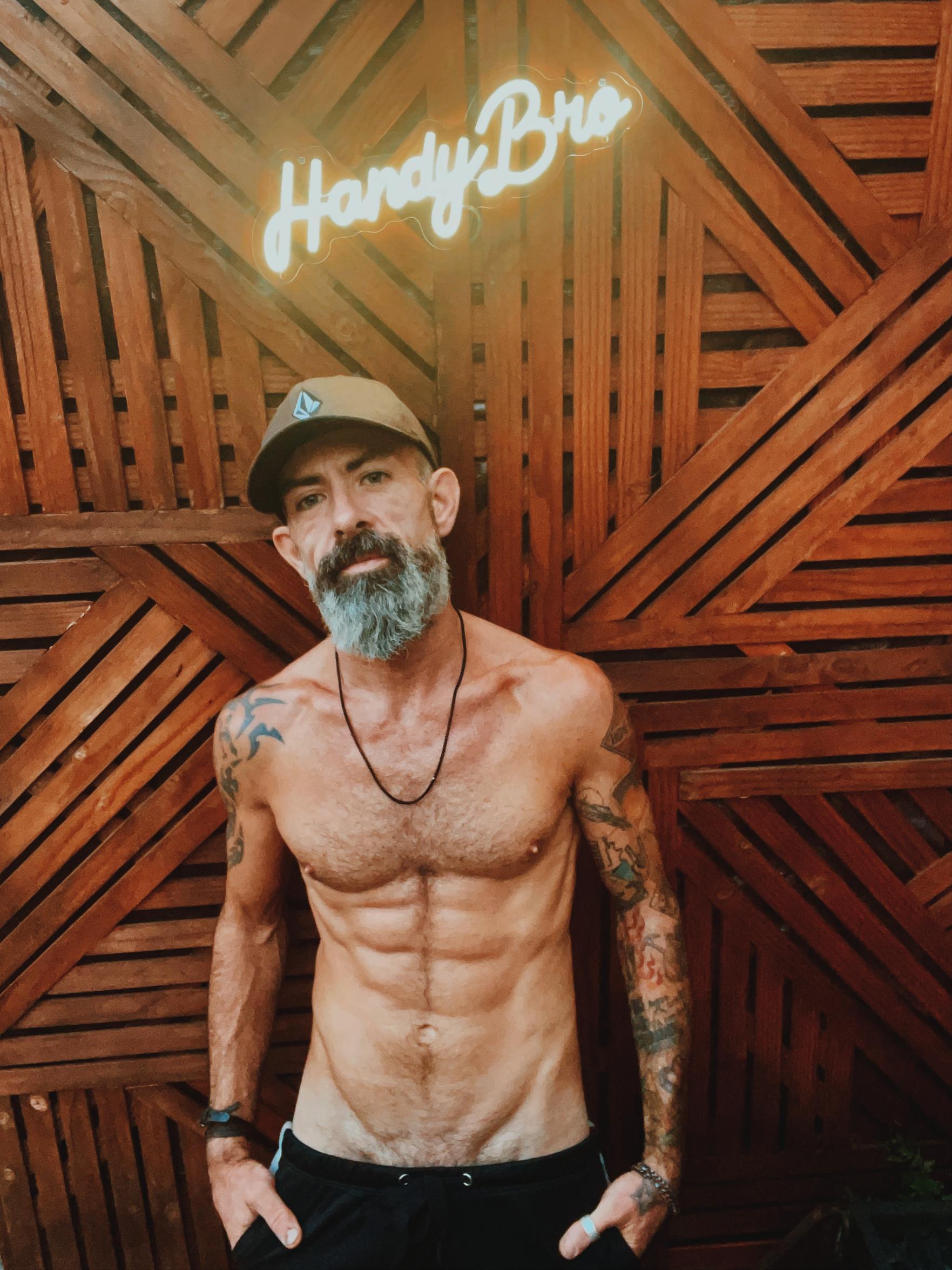 HandyBro from United States