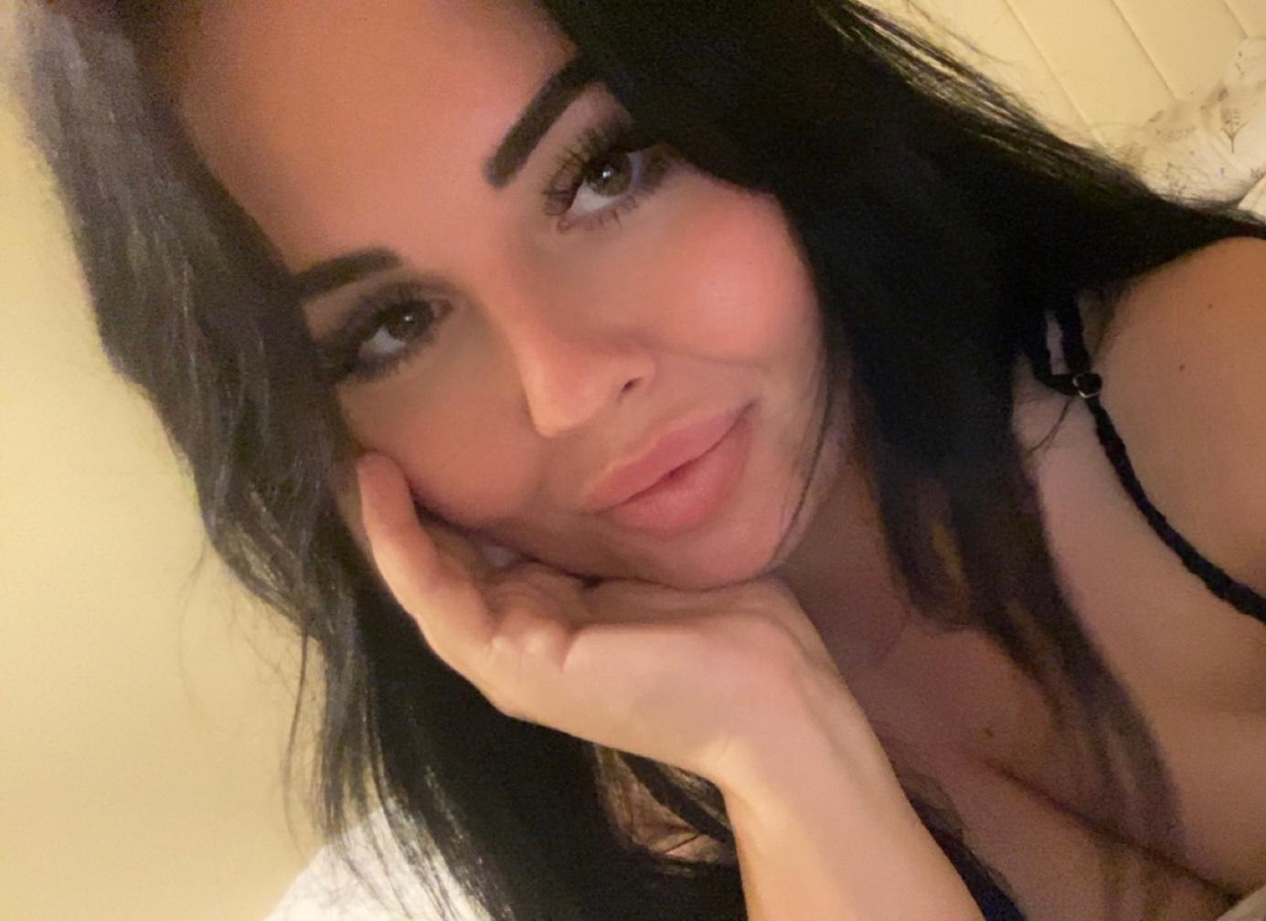 Hot_Honey_Mila from United Kingdom