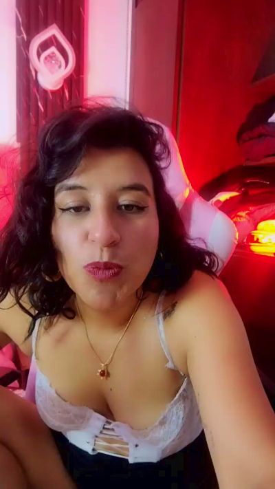 Hott_Sofii from France