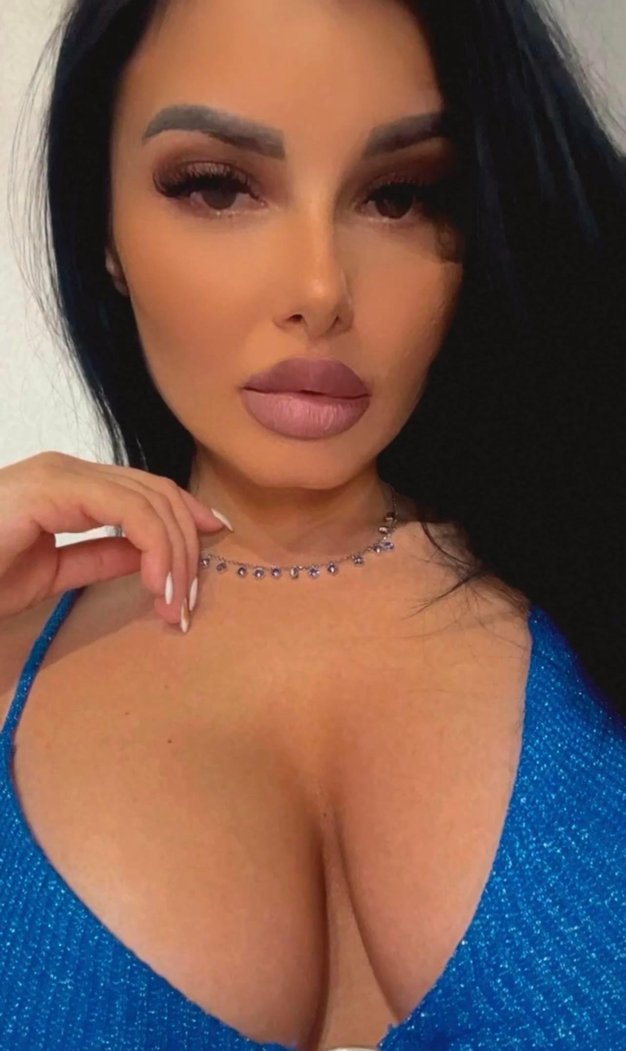 Issabella18 from United States