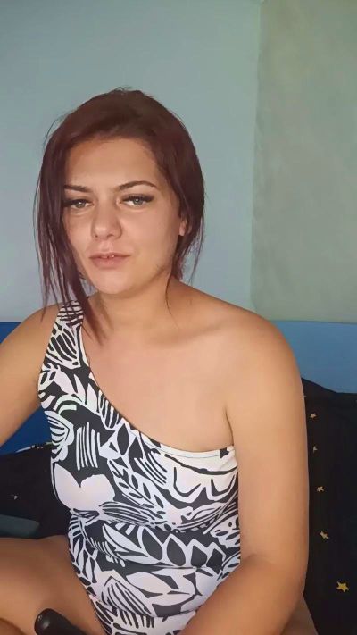 LadyNora26 from Romania