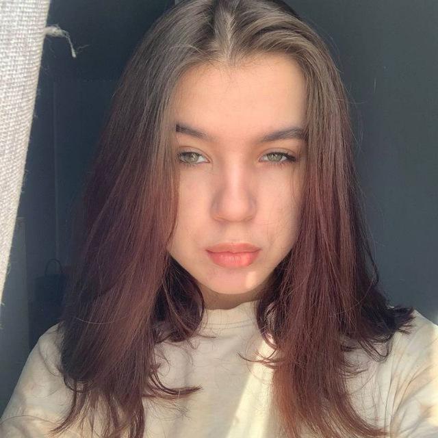 LailaRear from France