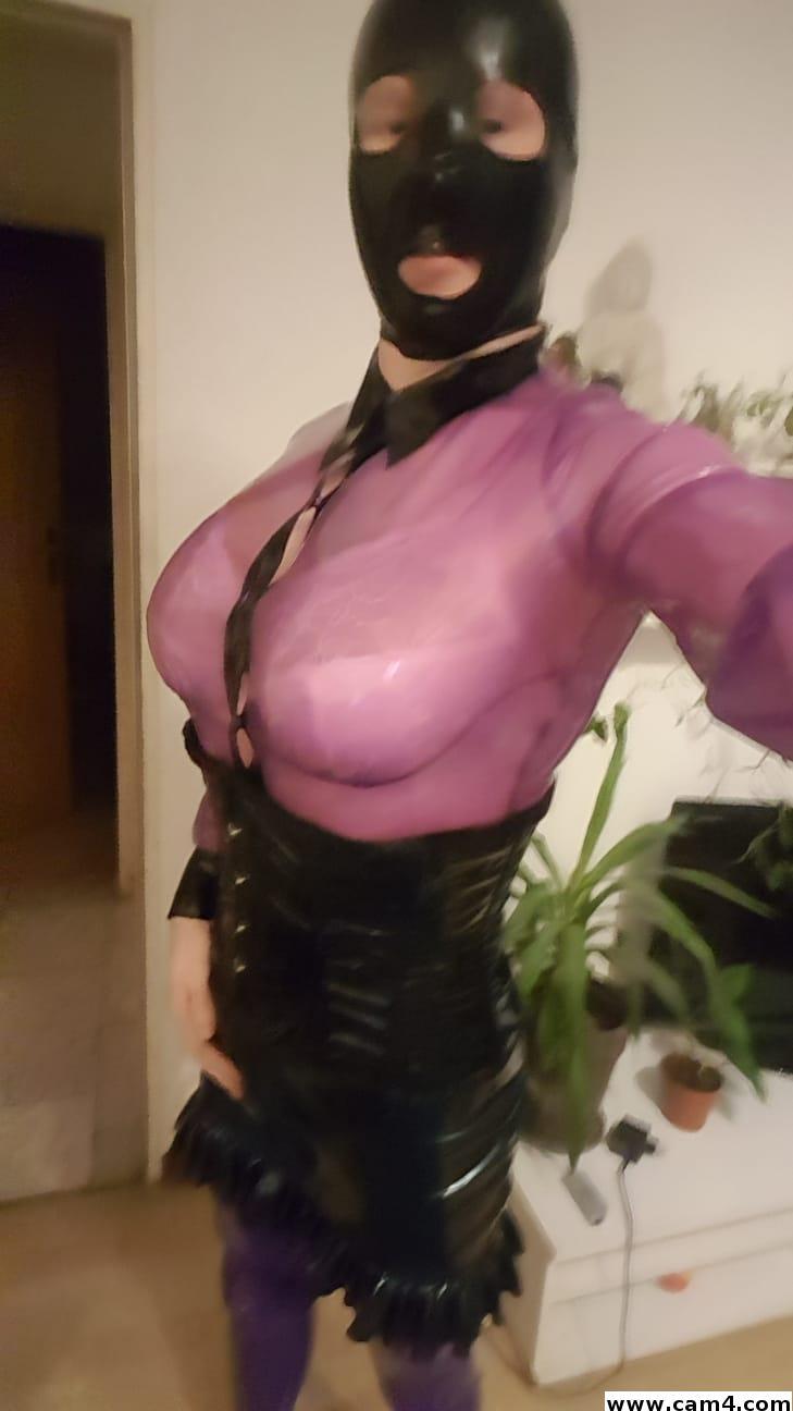 Latexsissyfun from Germany