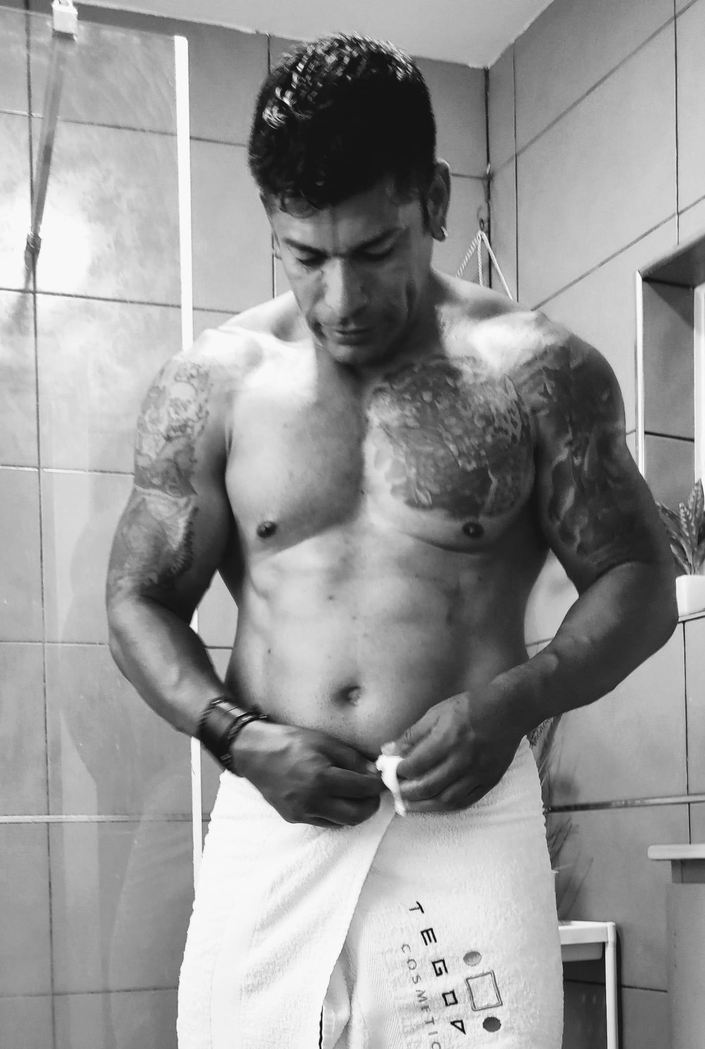 Leonsalvajexxx from Spain