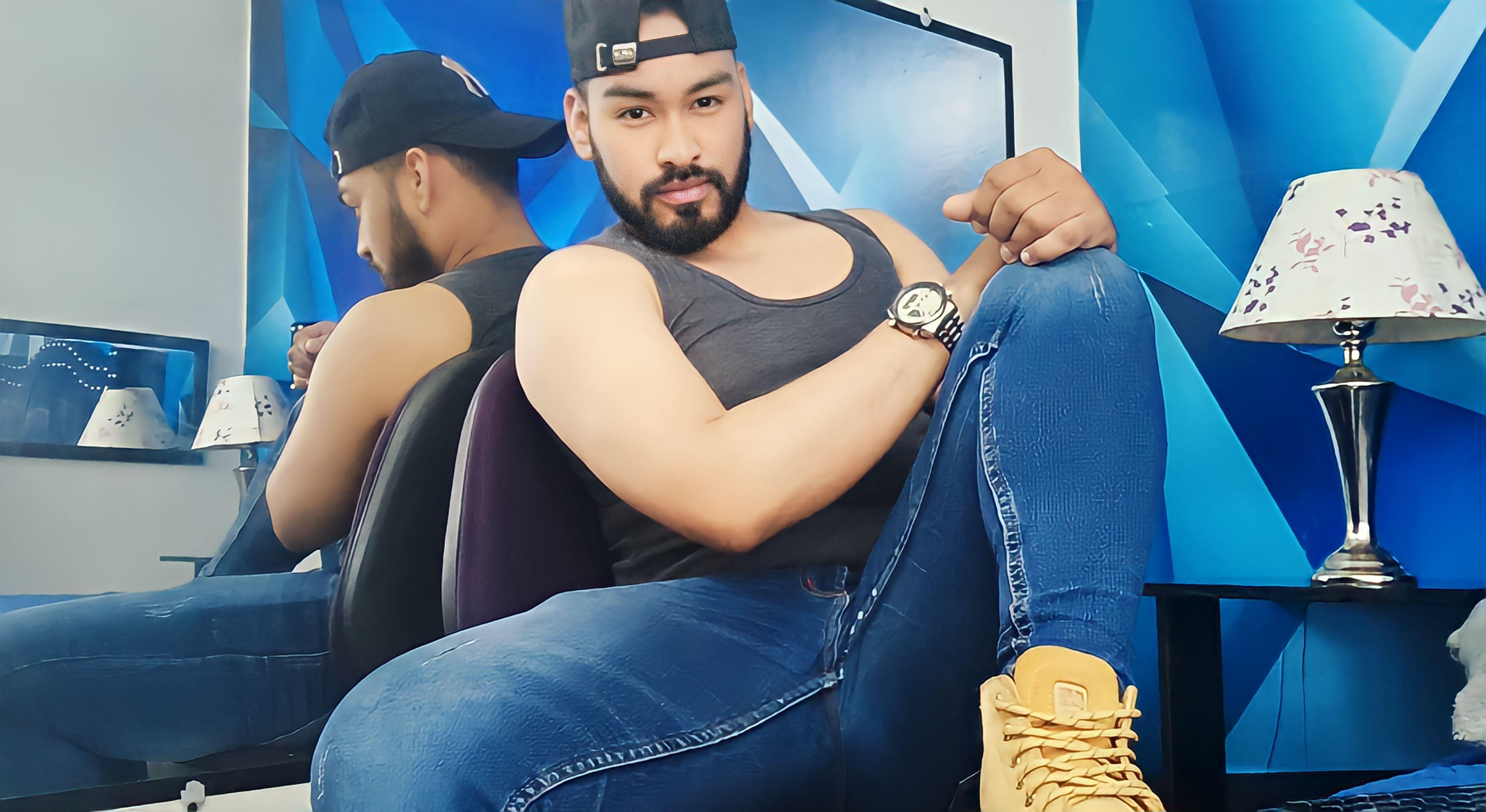 LiamBlass93 from Colombia