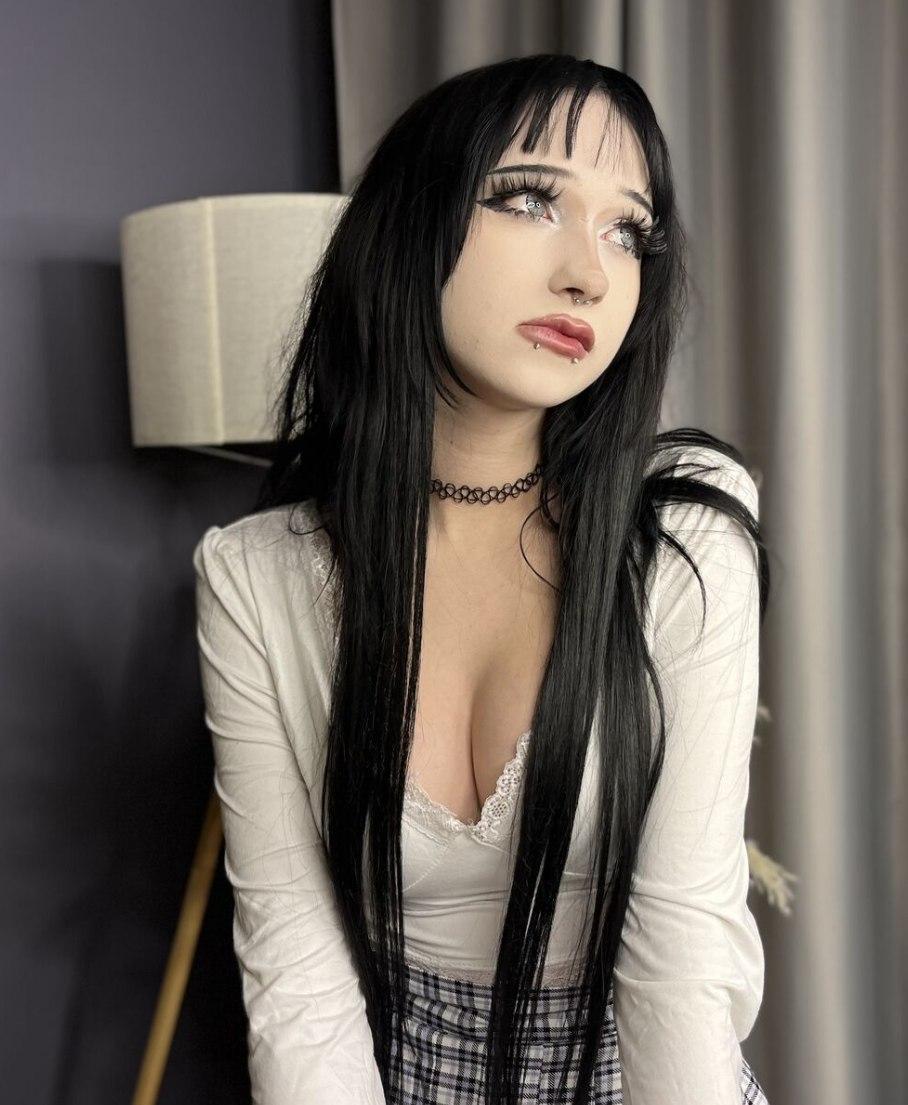 LoraDownton from United States