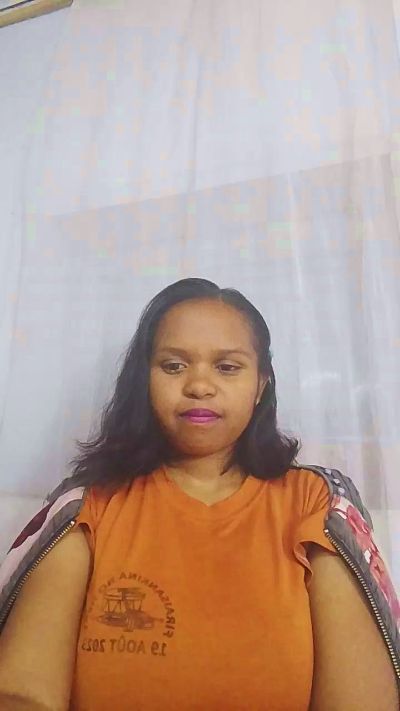 Loveyoutoobabe from Madagascar