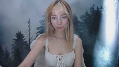 LuciaAdorable from United Kingdom