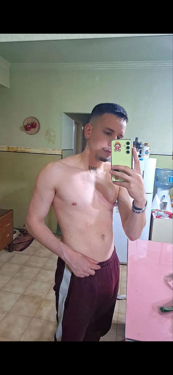 Pablito99 from Argentina