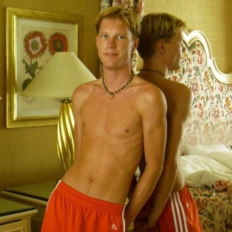 PaleSkinnyGingr from United States