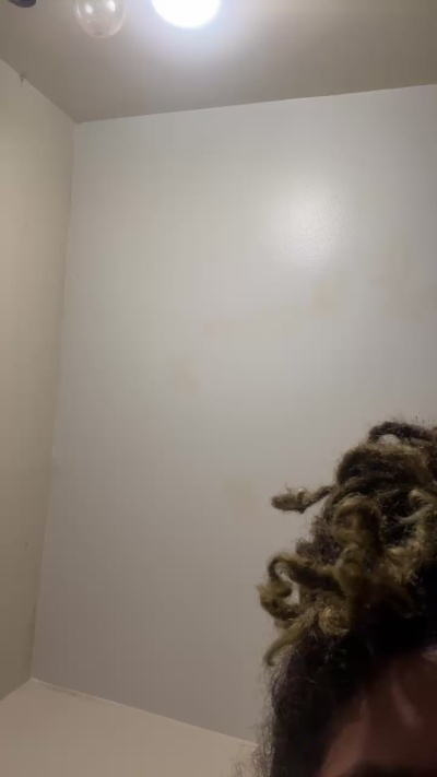 Prettypetite7 from United States