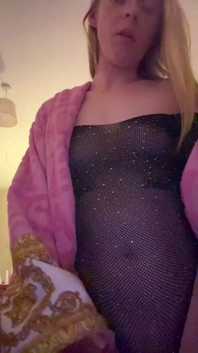 Sexylexy233 from United Kingdom