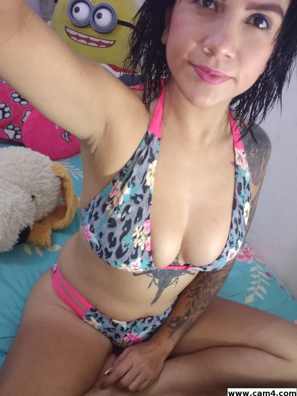 Shadia_Squirt from Colombia