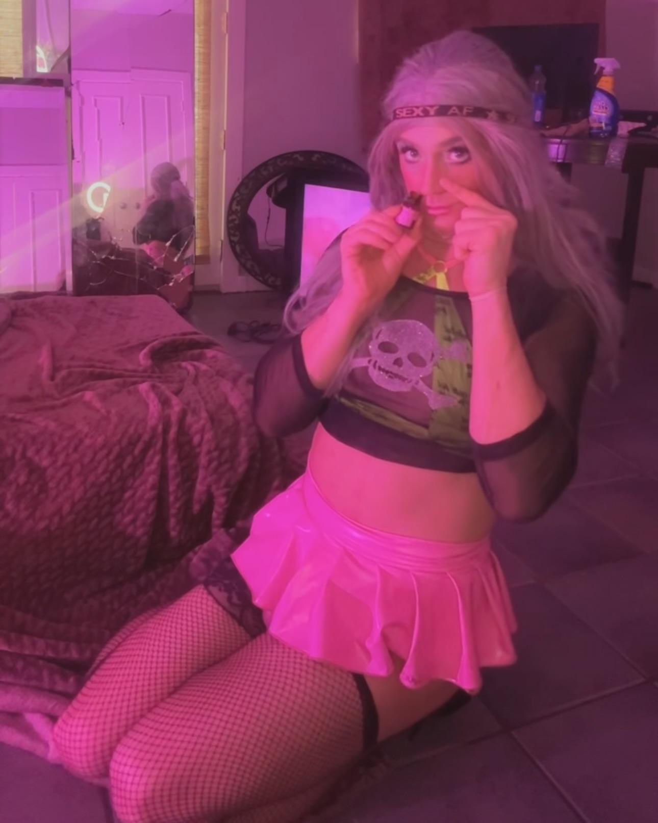 SissyTrixiee from United States