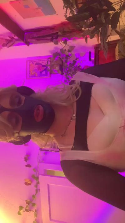 Sissy_maid_dc from Germany