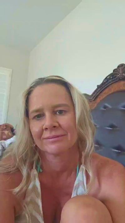 Sugartip82 from United States