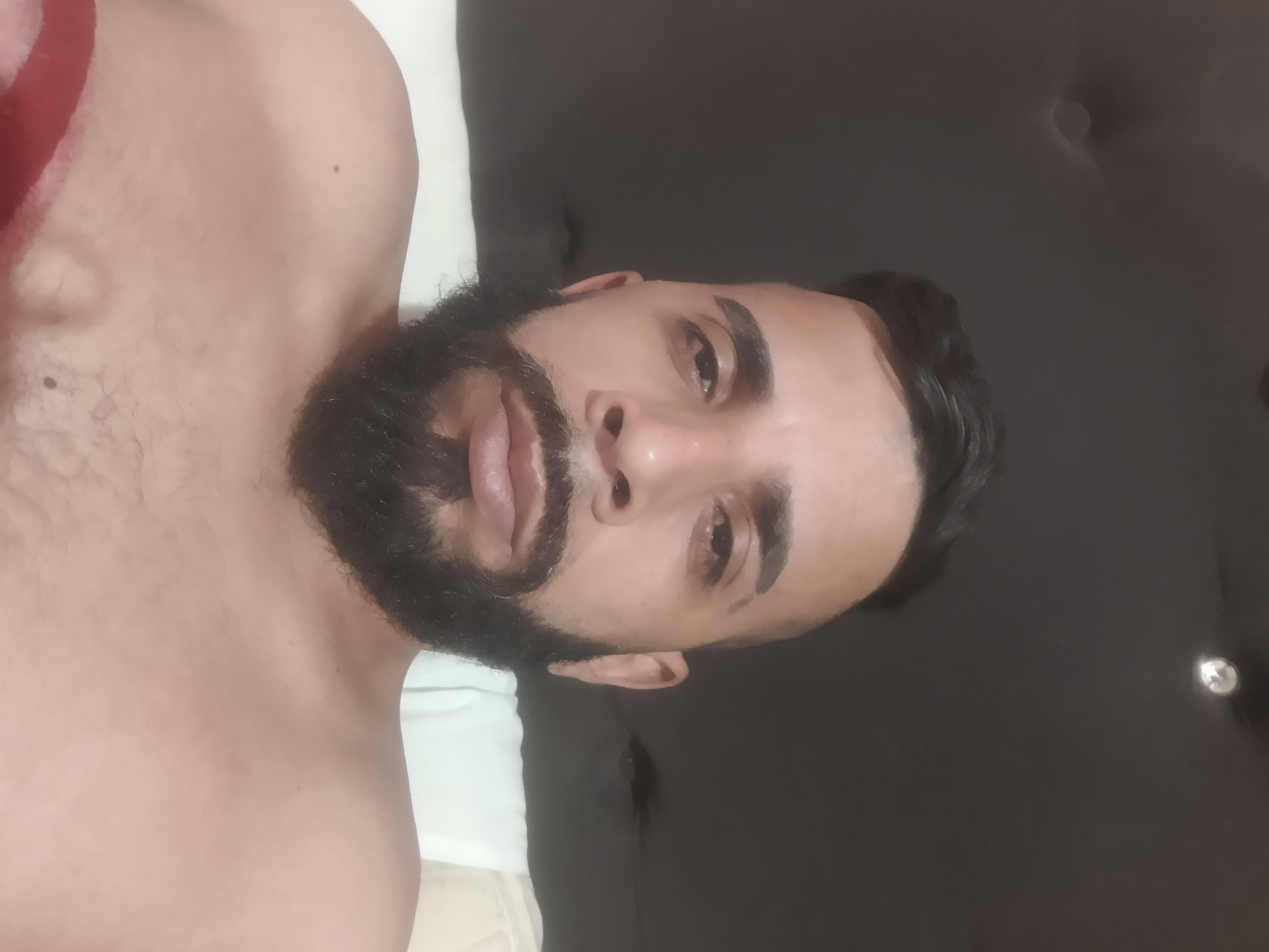 Thiagohot3233 from Brazil