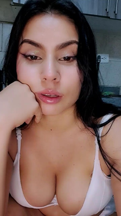 ValenLondon2 from Colombia