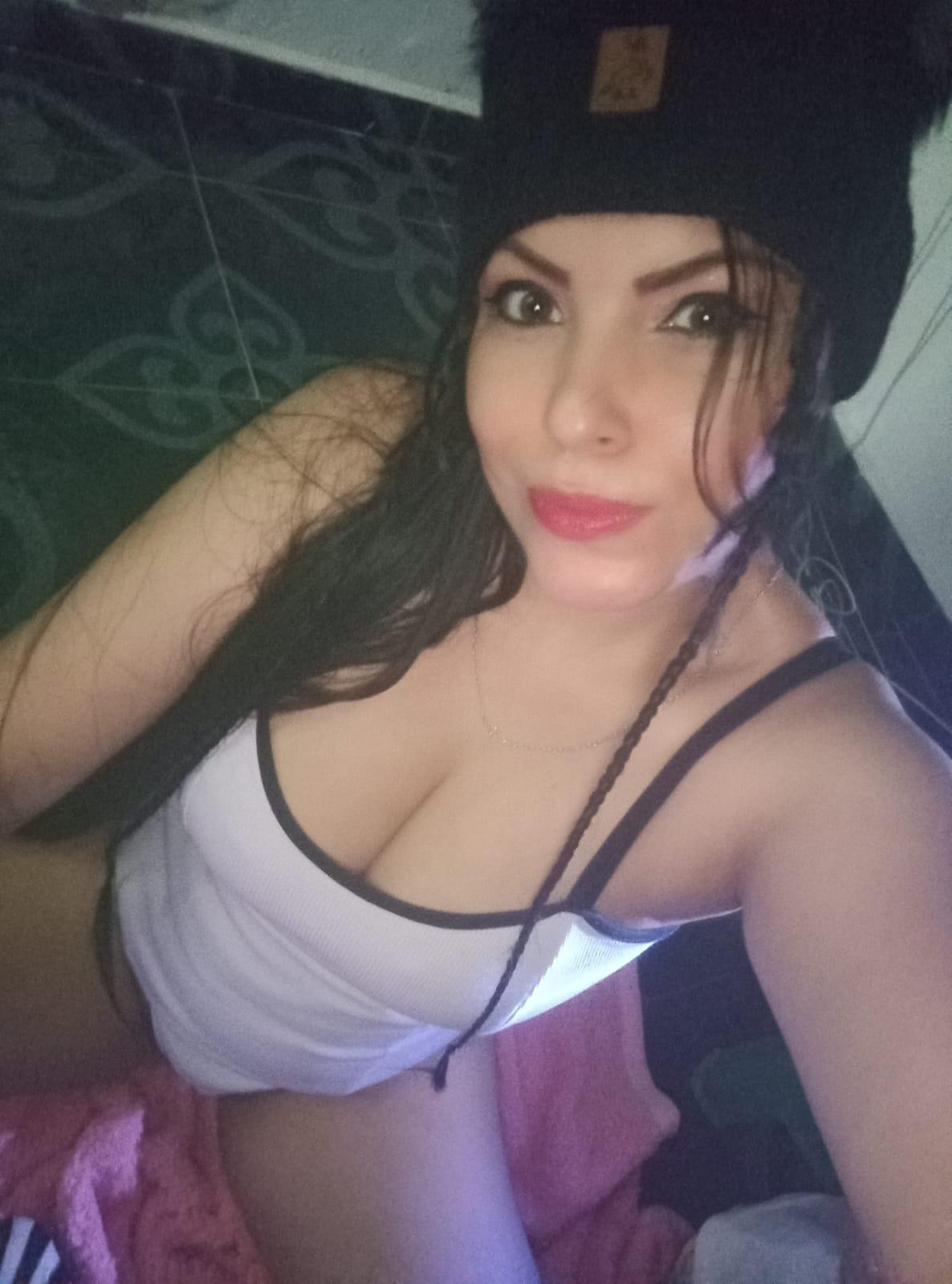 abbieCum from Colombia