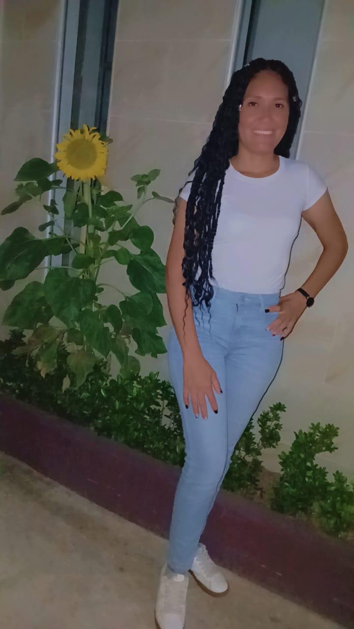 angelainparis from Colombia