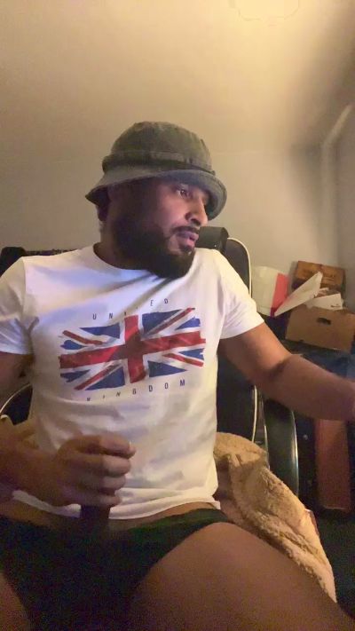 arron32 from United Kingdom