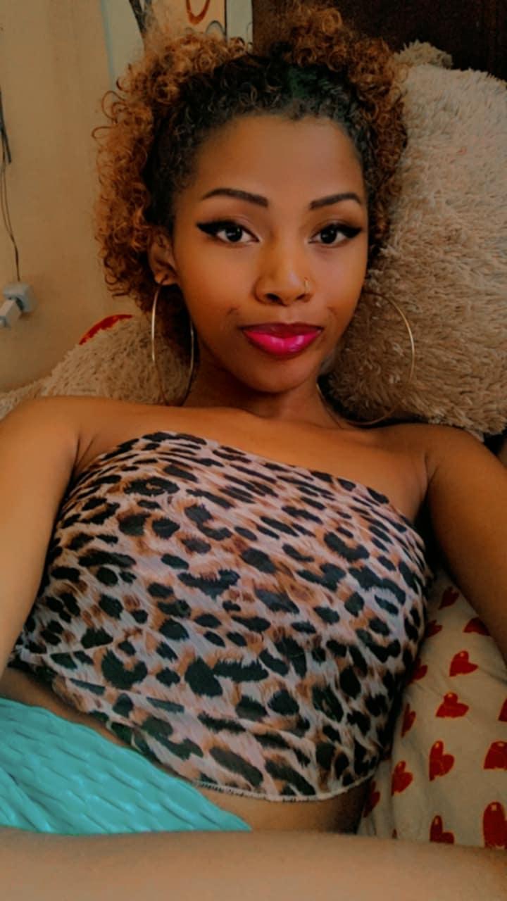 claudia306 from Madagascar