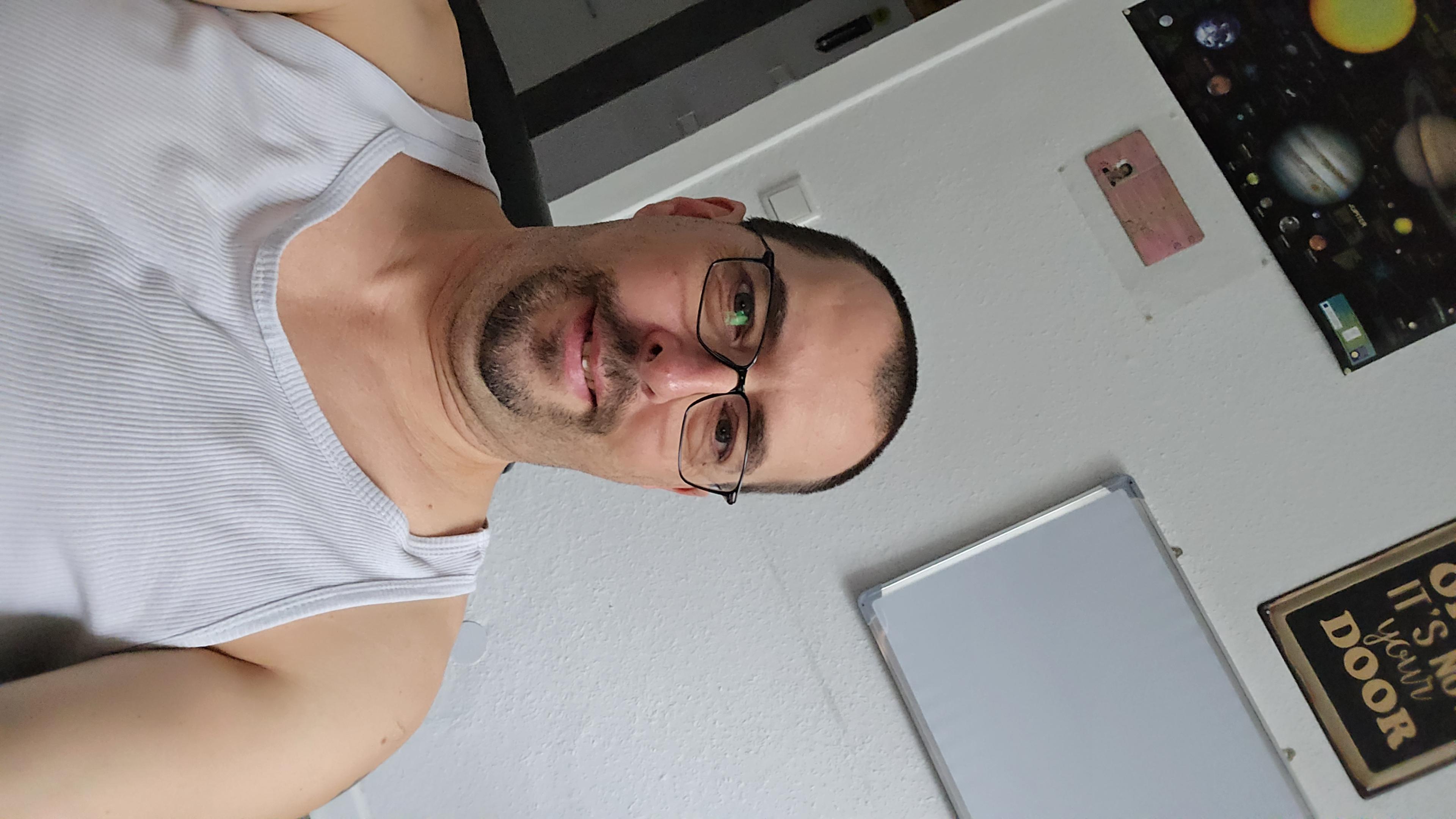 daniel45sexy from Germany