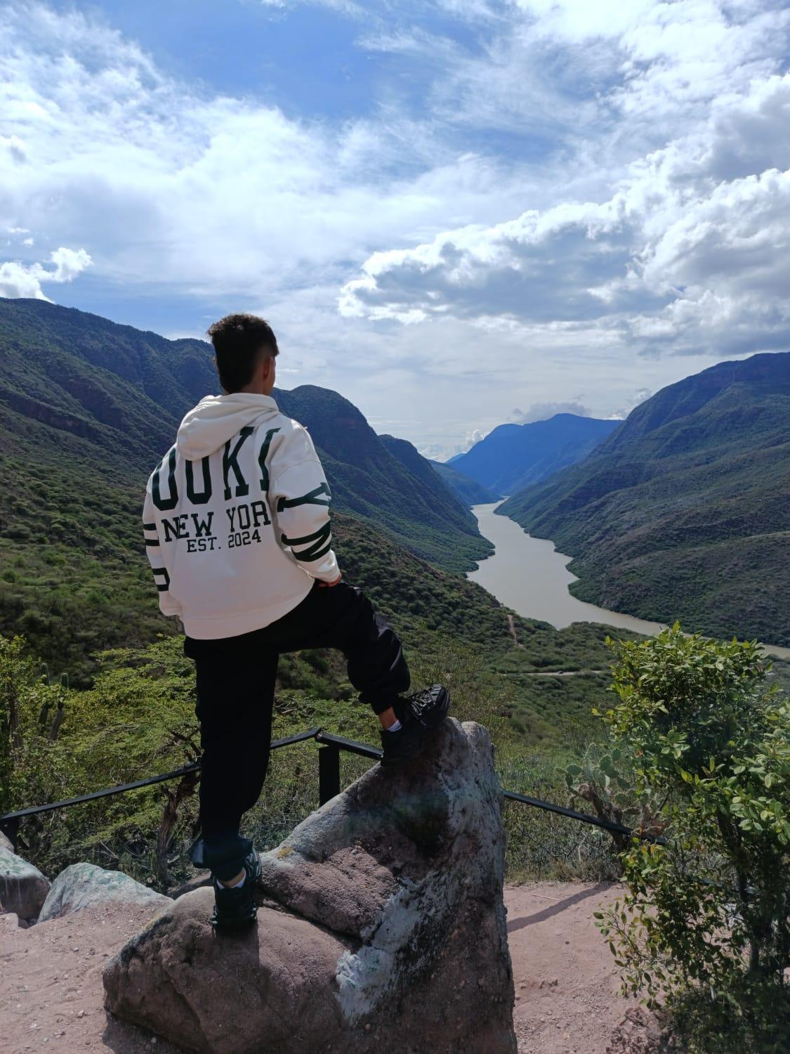 dareck_18 from Colombia