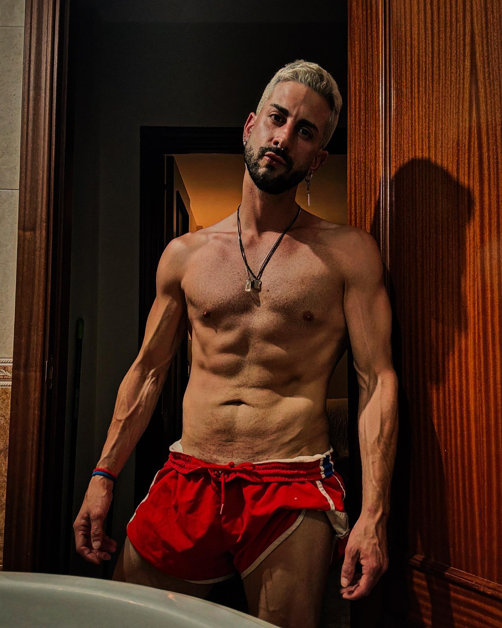 gaygr92 from Spain