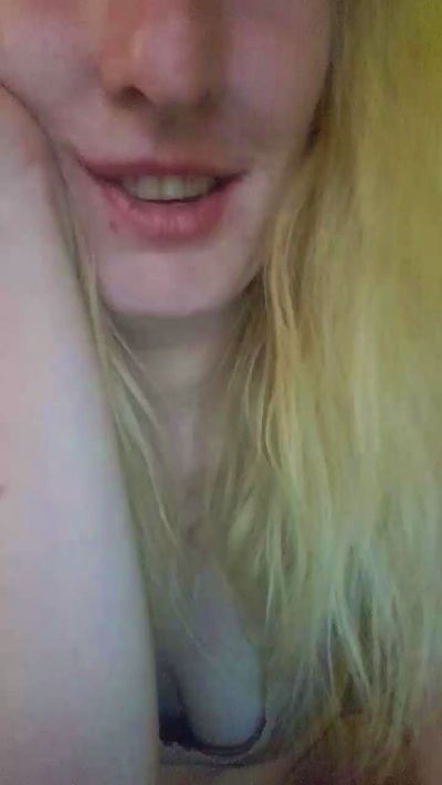 lablonde8 from France