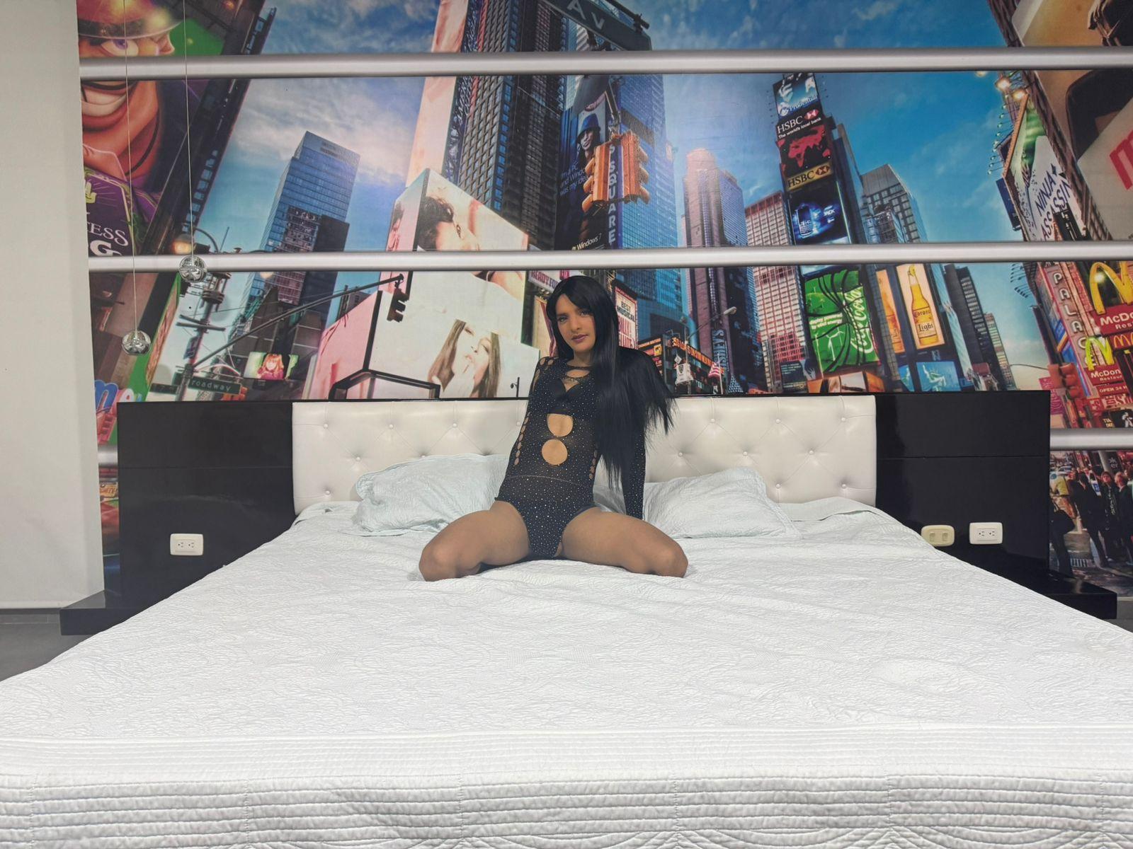 latinmia23hot from United States