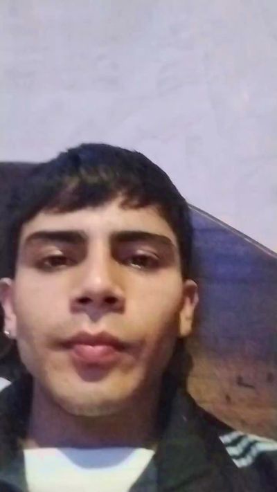 leen18 from Colombia