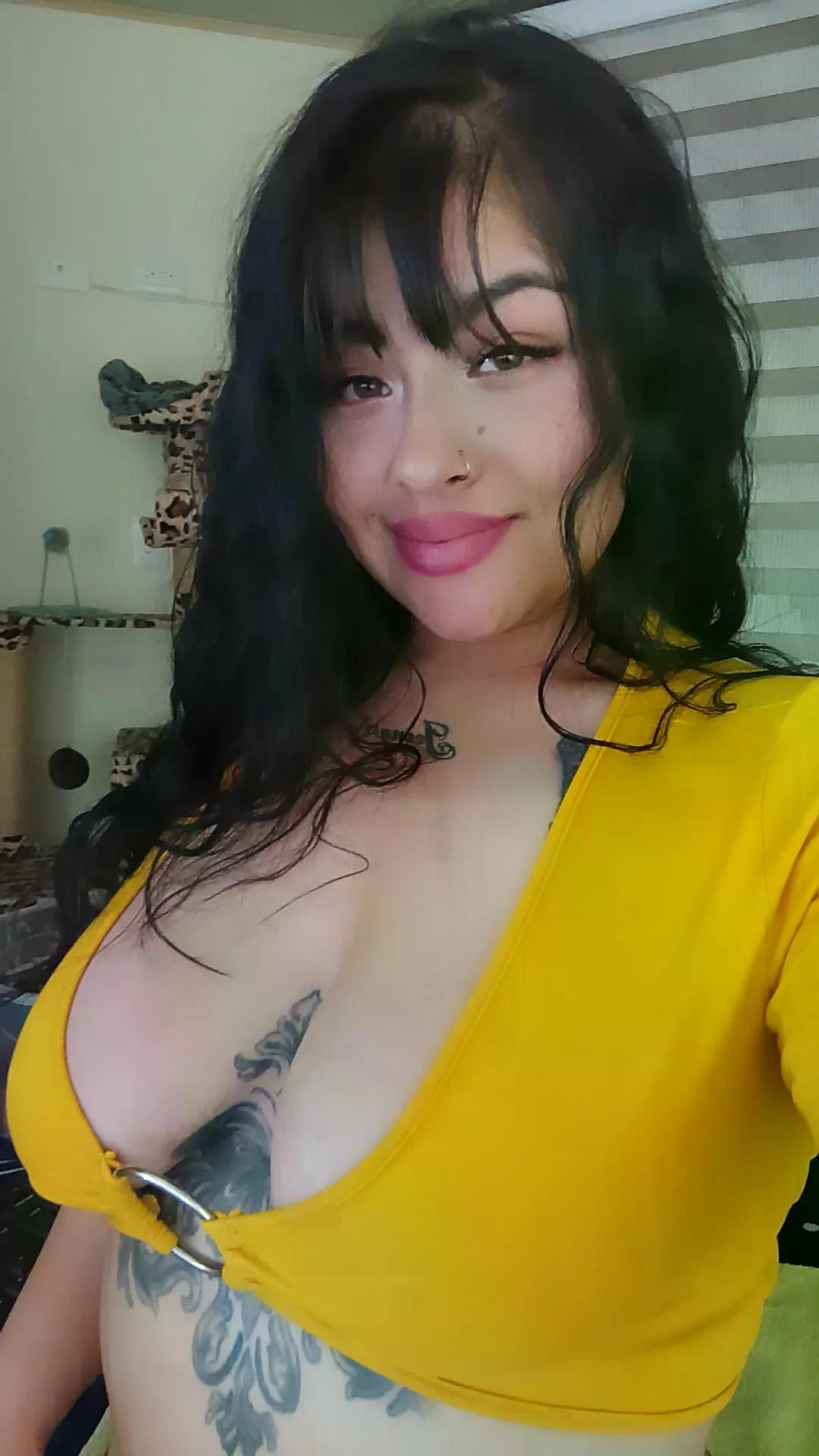 liseth_01hot from Canada