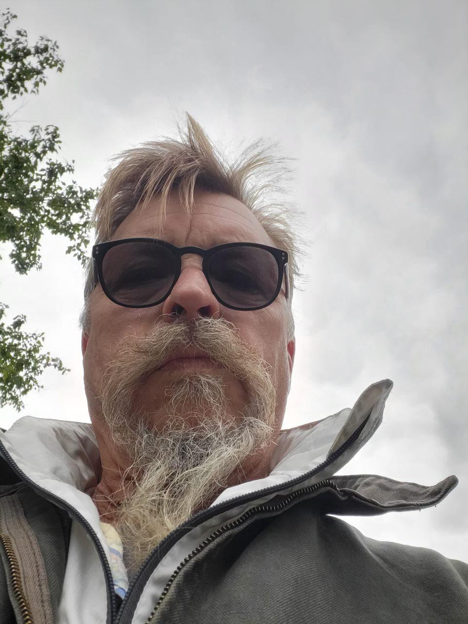 reallyrandy582 from United States