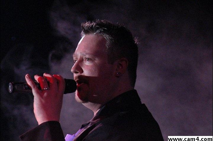 singeruk73 from United Kingdom