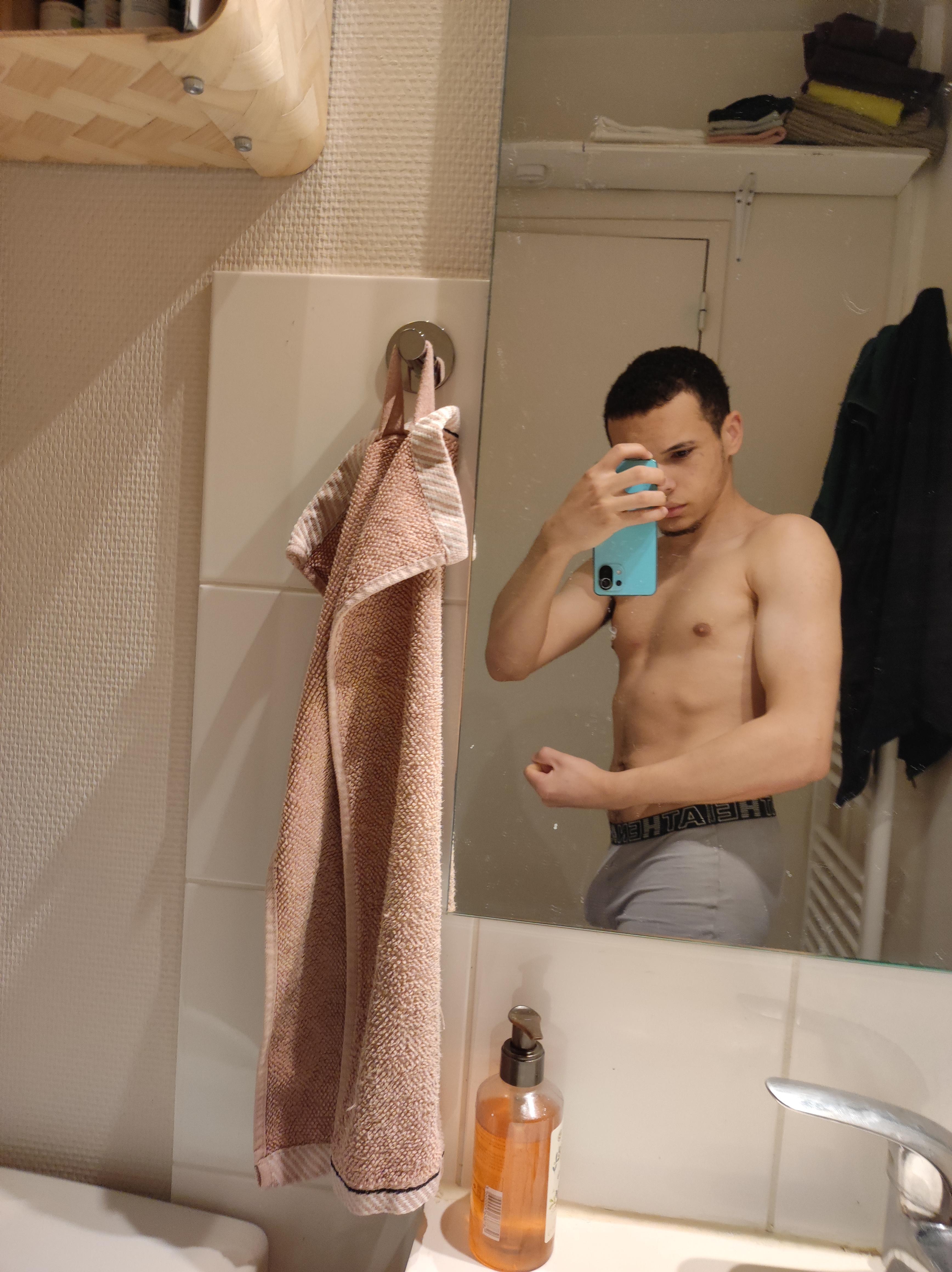 tyron43 from France